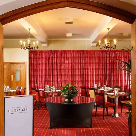 Mercure Leeds Parkway Hotel 3*