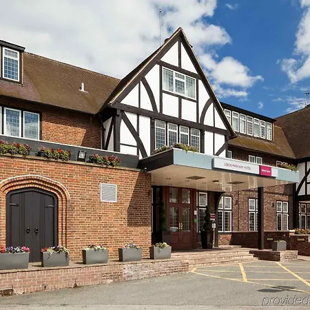 Mercure Leeds Parkway Hotel 3*