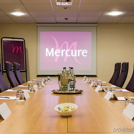 Mercure Parkway Лідс