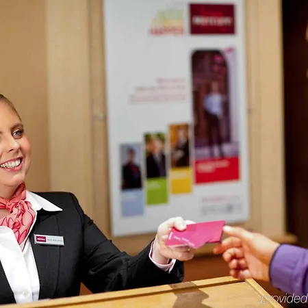 Mercure Leeds Parkway 3*
