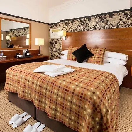 Mercure Parkway Hotel 3*