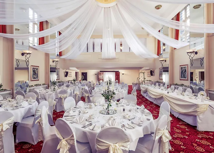 Mercure Parkway Hotel 3*