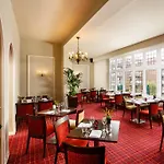 Mercure Parkway ليدز