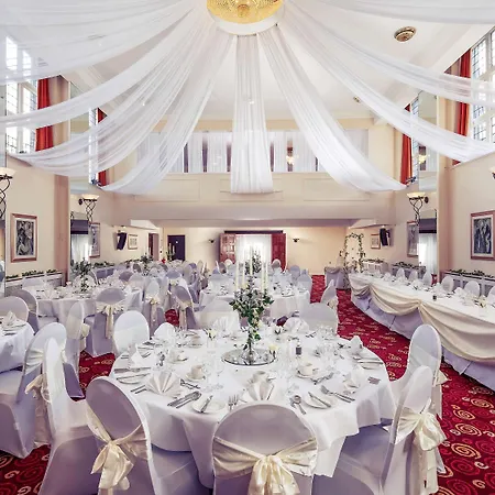 Mercure Parkway Hotel 3*