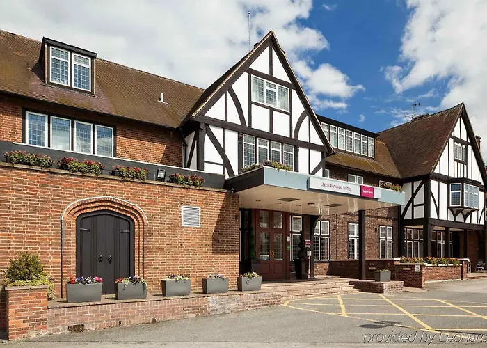 Mercure Parkway Hotel 3*