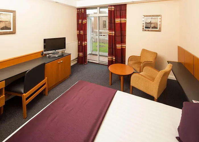 Mercure Parkway Hotel 3*
